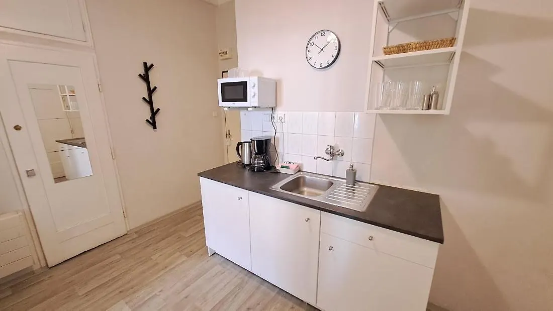 Flat In Zizkov -402- Apartamento Praga